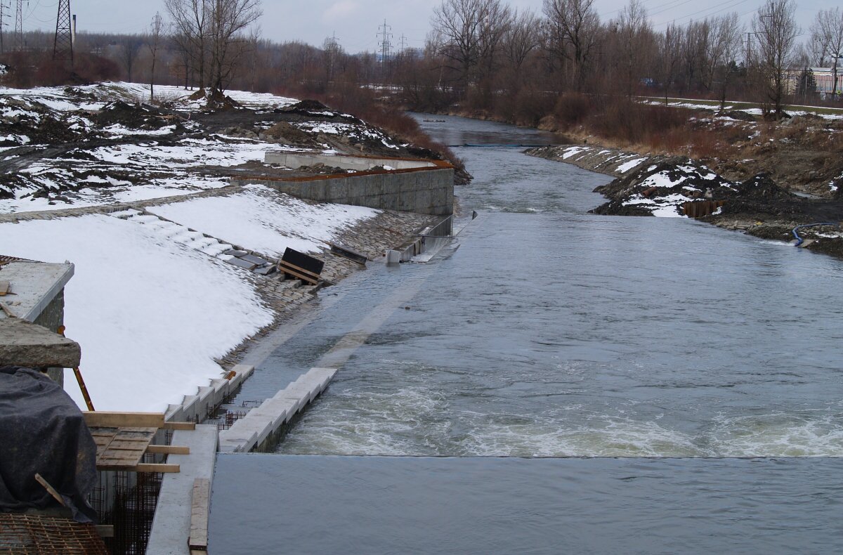 E2280589.jpg